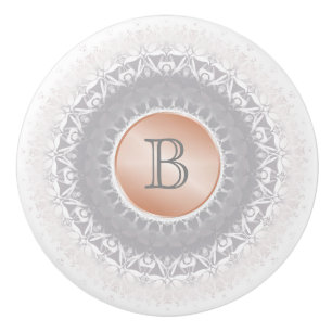 Errötendes Grau Weiße Rose Gold Mandala Monogramm Keramikknauf