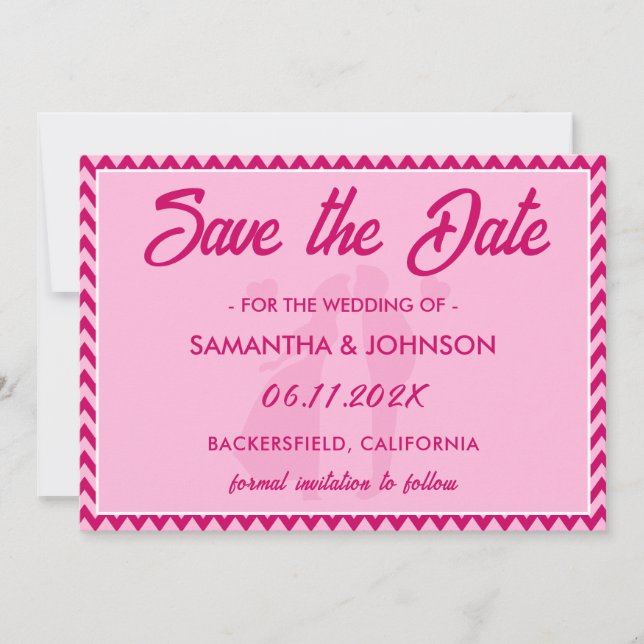 Errötendes Rosa Chevronstreifen QR-Code Save The Date (Vorderseite)
