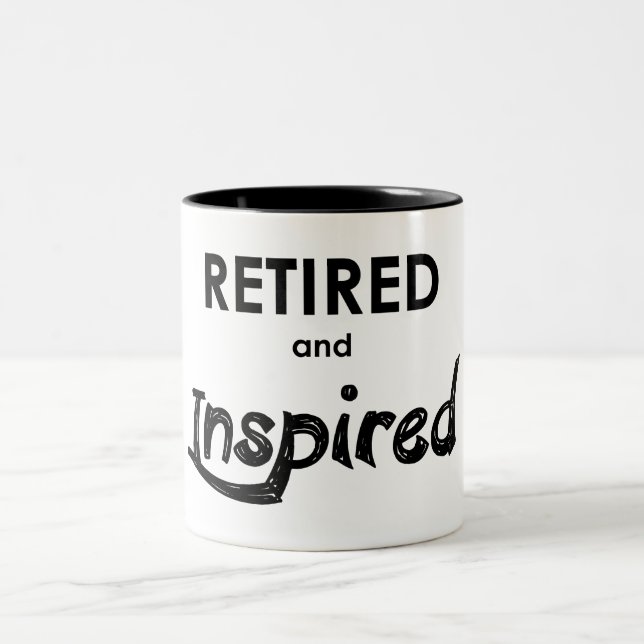 erschöpft und Inspiriert Zweifarbige Tasse (Mittel)
