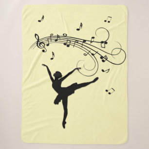 Erstaunliche Ballerina tanzt mit gelber Musik Sherpadecke