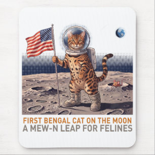 Erste Bengalkatze auf dem Mond - Retro Weltraumkat Mousepad