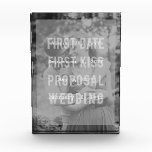 Erste Datum Kiss Vorschlag Hochzeiten Termine Fotoblock<br><div class="desc">wichtige Daten,  Meilensteine oder andere bearbeitbare Texte über Ihren Foto-Hintergrund. Overlay optional. Foto(s) mit freundlicher Genehmigung von Leeds Wedding Fotograf,  John Hope. Besuchen Sie ihn unter http://www.johnhopephotography.com</div>