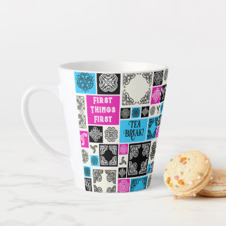 Erste Dinge Erste Teepause! Funny Magenta & Blue Milchtasse