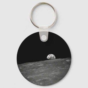 Erste Fotografie von einem Earthrise genommen Schlüsselanhänger