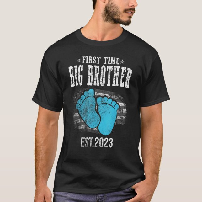 Erste große Brüder Est 2023 Schwangerschaftsankünd T-Shirt (Vorderseite)