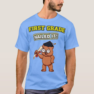 Erste Klasse nagelte Grundschule 7 T-Shirt