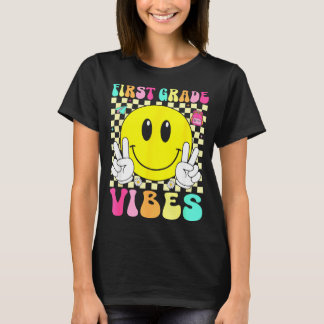Erste Klasse Vibes Retro-Lächeln Gesicht zurück zu T-Shirt