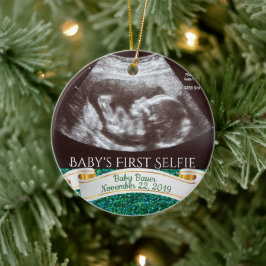 Erste Selfie des Babys (grüner Hintergrund) Keramik Ornament