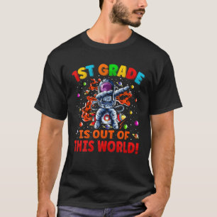 Erste Stufe ist aus dieser Weltraumrakete T-Shirt