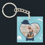 Erste Vatertag Custom Foto Cool Hipster Vater Schlüsselanhänger<br><div class="desc">Personalisierter Vater-Tag Geschenk für deinen Vater zu feiern Vatertag. Egal, ob es sich um einen neuen Vater, einen Stiefvater, einen alten und klassischen Vater oder einen zukünftigen Vater handelt, die benutzerdefinierte Textfunktion wird Sie abdecken. Sie können den Text in Ihre gewünschte Formulierung ändern und Ihr eigenes Foto hochladen. Holen Sie...</div>
