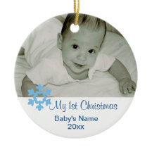 Erste Verzierung des Babys Weihnachts