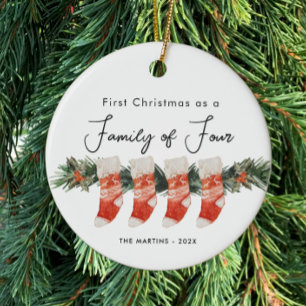 Erste Weihnachten als Familie von vier Strümpfen Keramik Ornament