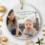 Erste Weihnachten als Godmutter Personalisiertes F Keramik Ornament<br><div class="desc">Feiern Sie einen besonderen Meilenstein mit diesem wunderbar personalisierten Keramik-Ornament, das Ihre erste Weihnachtsfeier als Patentante markiert. Dieses Ornament mit einem hochgeehrten Foto auf beiden Seiten und einem bearbeitbaren Text ermöglicht es Ihnen, die Botschaft so zu gestalten, dass sie diesen bedeutsamen Anlass perfekt gedenken kann. Das elegante Design unterstreicht die...</div>