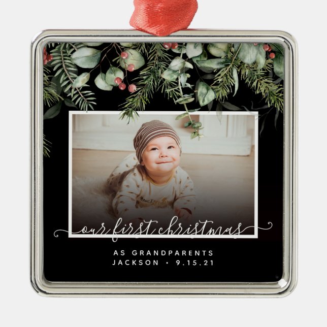 Erste Weihnachten als Großeltern Wintergrün Ornament Aus Metall (Vorne)