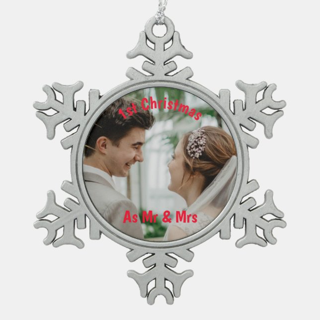 Erste Weihnachten als Mr. & Mrs. Foto Schneeflocken Zinn-Ornament (Vorderseite)