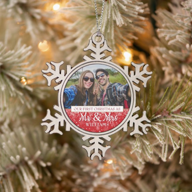 Erste Weihnachten als Mr. & Mrs. Foto Schneeflocken Zinn-Ornament (Baum)