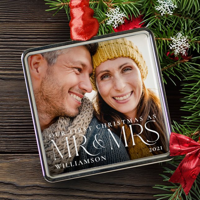 Erste Weihnachten als Mr. & Mrs. Modern Couple Fot Ornament Aus Metall (First Christmas As Mr & Mrs Modern Couple Photo Metal Ornament)