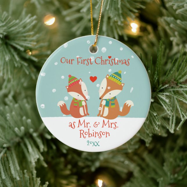 Erste Weihnachten als Mr. & Mrs. - Niedliche Waldf Keramik Ornament (Baum)