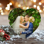 Erste Weihnachten Herr & Mrs. Foto Brush Script Keramik Ornament<br><div class="desc">Modern Brush Script Unsere ersten Weihnachten als Mr. & Mrs. Wedding Foto Ornament - Front und Back Fotos</div>