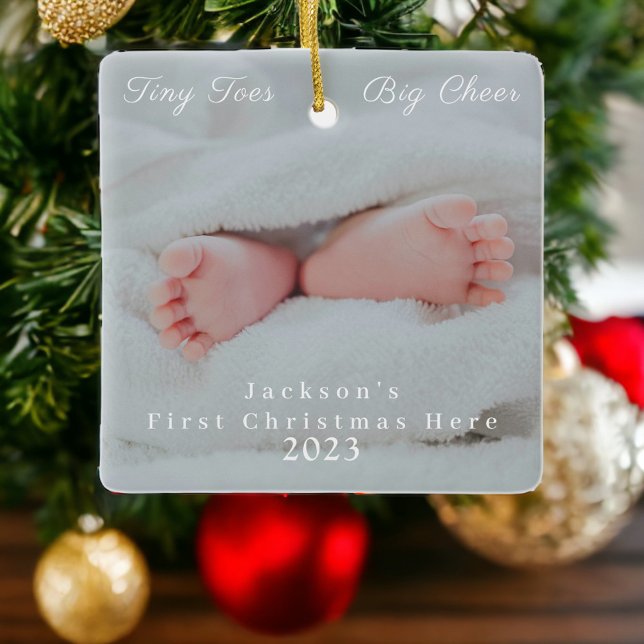 Erste Weihnachten hier Foto Neugeborene Niedliche  Keramikornament (Von Creator hochgeladen)