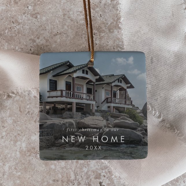 Erste Weihnachten in unserem neuen Zuhause-Foto-Ov Keramikornament (Von Creator hochgeladen)