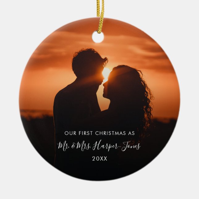 Erste Weihnachten Verheiratet Mr. & Mrs. Foto Keramik Ornament (Vorne)