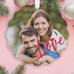 Erste Weihnachten zusammen Foto Liebe Drehbuch mod Ornament Karte<br><div class="desc">Laden Sie Ihr Lieblings-Foto hoch (vorzugsweise Quadrat),  fügen Sie Ihre Texte,  Namen und Datum ein,  und machen Sie diese trendige,  moderne,  rosa Weihnachtsbaumkarte zu einem wahren Geschenk,  um Sie an Ihre Beziehung,  Verlobung,  Hochzeit oder jedes andere Ehepaar zu erinnern!</div>