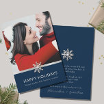 Erste Weihnachten zusammen Fotokarte<br><div class="desc">Erinnern Sie sich an Ihr erstes Weihnachtsfest als Paar mit dieser eleganten "First Christmas Together" Flachbild-Karte. Die Vorderseite zeigt ein herzzerwärmendes Foto von Ihnen beiden, die Freude und Liebe dieses besonderen Anlasses. Der Rücken bietet eine individuell anpassbare Nachricht, die es Ihnen ermöglicht, Ihre wärmsten Wünsche mit Ihren Lieben zu teilen....</div>