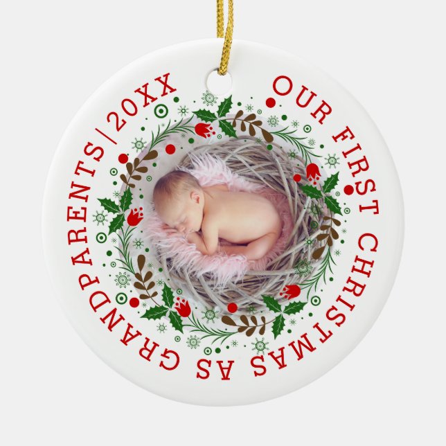 Erste Weihnachts-Großeltern Kranz Foto Keramik Ornament (Vorne)