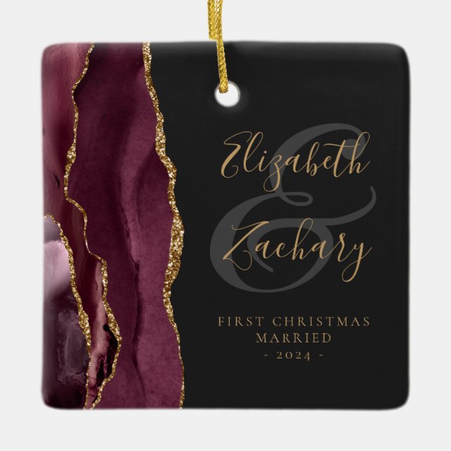 Erste Weihnachts Verheiratetes Burgundy Agate Gold Keramikornament (Vorderseite)