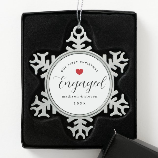 Erste Weihnachts Verlobte Paare Skript Keepake Schneeflocken Zinn-Ornament (Box)