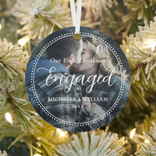 Erste Weihnachts-Verlobte Script-Overlay-Foto Ornament Aus Metall