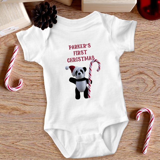 Erste Weihnachtsbär Niedlich Baby Bodysuit Strampler (A cute panda bear bodysuit with a Santa hat and a candy cane with space for your little one's name)