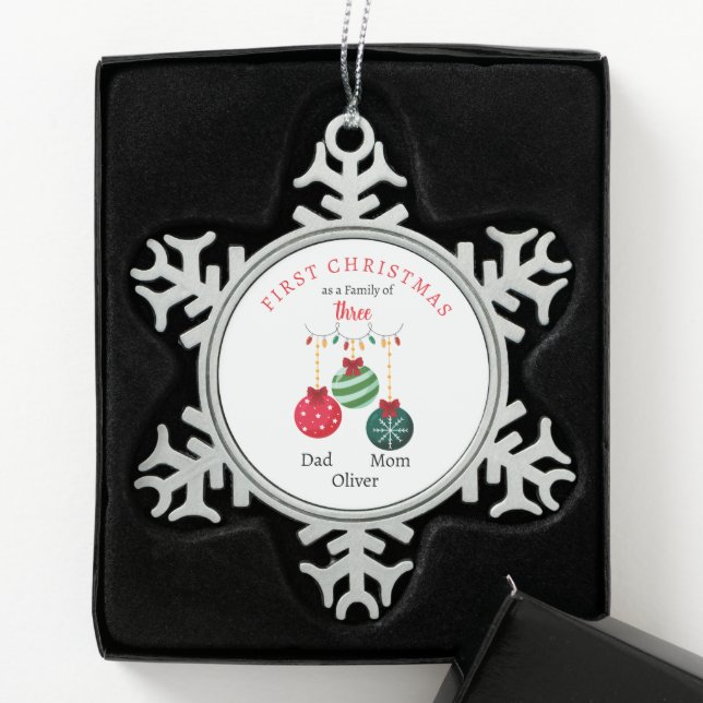 Erste Weihnachtsfamilie von drei Keepake Schneeflocken Zinn-Ornament (Box)