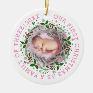 Erste Weihnachtsfamilie von drei Kranken rosa Foto Keramik Ornament