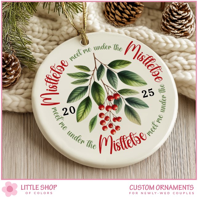 Erste Weihnachtsfeier Verheiratet unter dem Mistle Keramik Ornament (Von Creator hochgeladen)