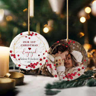 Erste Weihnachtsfeier Verlobter Blumenkranz Foto Keramik Ornament
