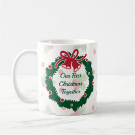 Erste Weihnachtsfeier zusammen Kranz und Holly Kaffeetasse