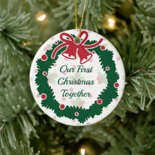 Erste Weihnachtsfeier zusammen Kranz und Holly Keramik Ornament