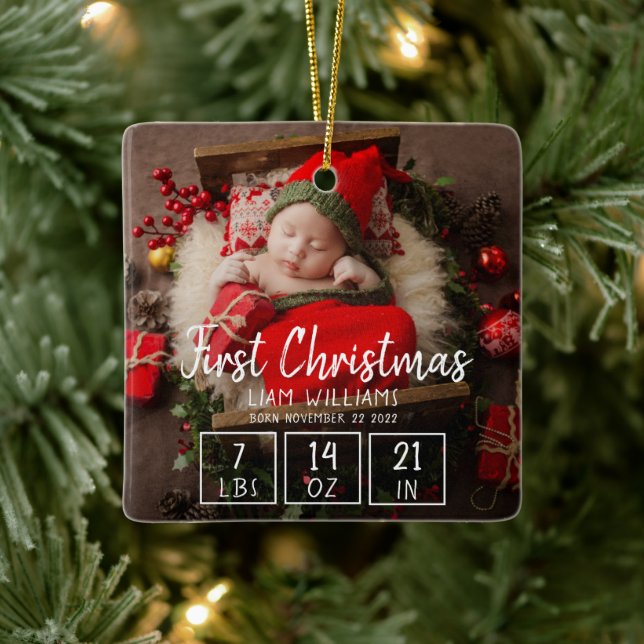 Erste Weihnachtsgeburt eines Neugeborenen steht fü Keramikornament (Baum)