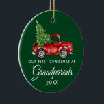 Erste Weihnachtsgroßeltern FOTO BACK Truck Keramik Ornament<br><div class="desc">Unsere ersten Weihnachtsgroßeltern Wasserfarbe Vintager roter LKW mit Weihnachtsbaumschmuck - Forest Green Background - Foto Back</div>