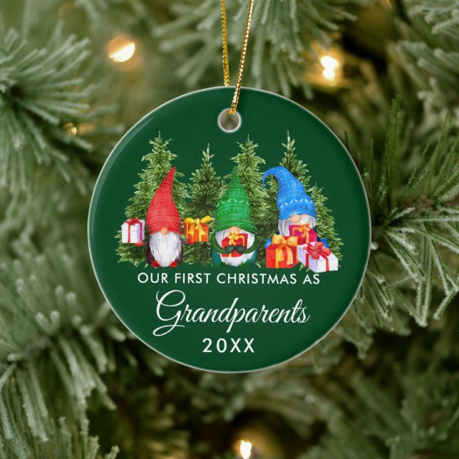 Erste Weihnachtsgroßeltern Gnomes Trees Green Keramik Ornament (Baum)