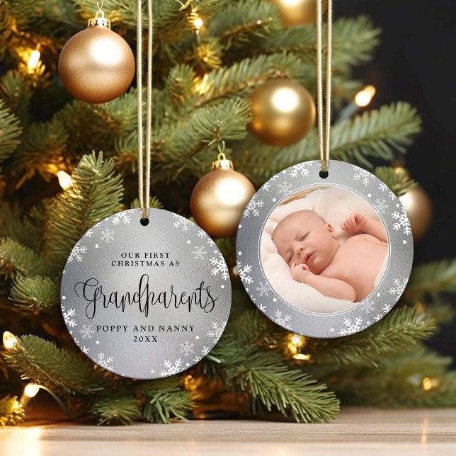 Erste Weihnachtsgroßeltern Silver Foto Keepake Keramik Ornament (Von Creator hochgeladen)