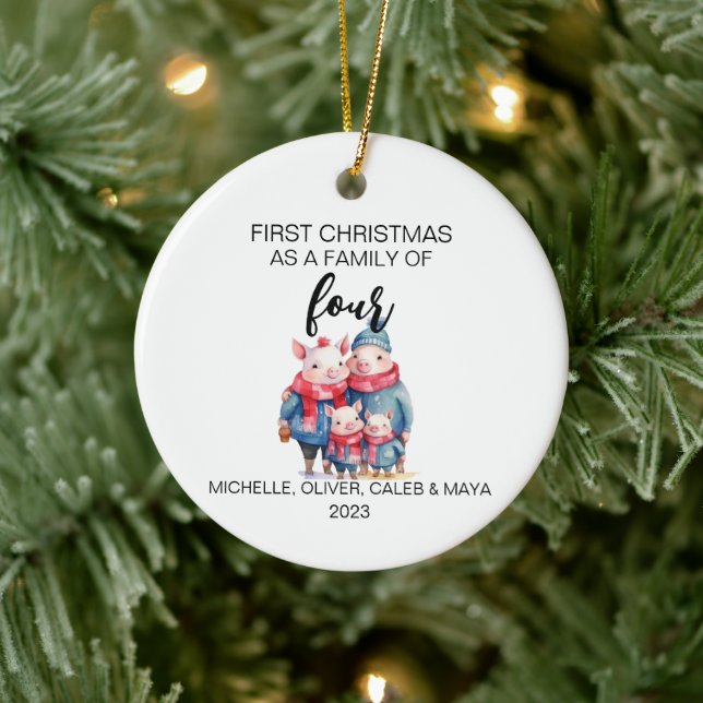 Erste Weihnachtsschweinfamilie von vier Keramik Ornament (Baum)