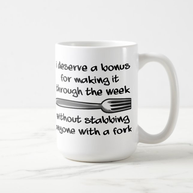 Erstechen mit einer Gabel-lustigen Tasse (Rechts)
