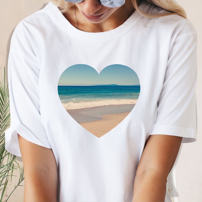 Erstellen Sie Ihr eigenes herzförmiges Foto T-Shirt (Create your own souvenir photo tee featuring your favorite vacation destination.)
