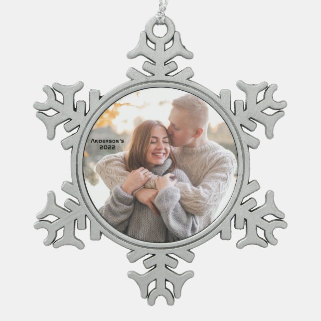 Erstellen Sie Ihr eigenes Personalisiertes Foto Schneeflocken Zinn-Ornament (Vorderseite)