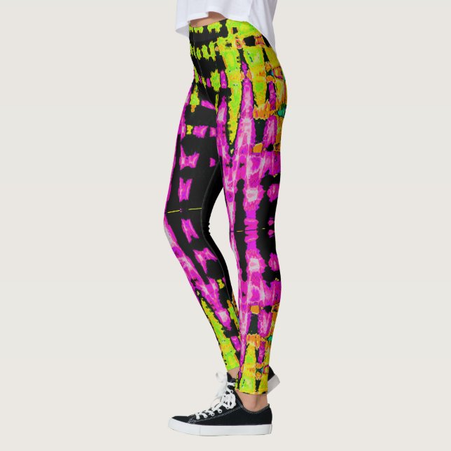 Erstellen Sie Ihre eigene farbenfrohe Hakuna Matat Leggings (Links)