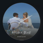 Erstellen Sie Ihre eigene Foto Hochzeit Große Wanduhr<br><div class="desc">Erstellen Sie Ihre eigene Foto Hochzeitswanduhr. Fügen Sie Ihre eigenen schönsten Hochzeitsfeier Foto,  fügen Sie Ihre Namen und Hochzeitsdatum. Ein sehr persönliches Hochzeitsgeschenk.</div>