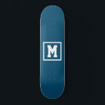 Erstellen Sie Ihre eigene Monogram-Vorlage blau un Skateboard<br><div class="desc">Erstellen Sie Ihre eigene Monogram Template Blue und White Skateboard. Fügen Sie das Monogramm einfach in weißer Farbe auf dunklem Hintergrund ein und wählen Sie den Decktyp aus dem Menü Optionen.</div>